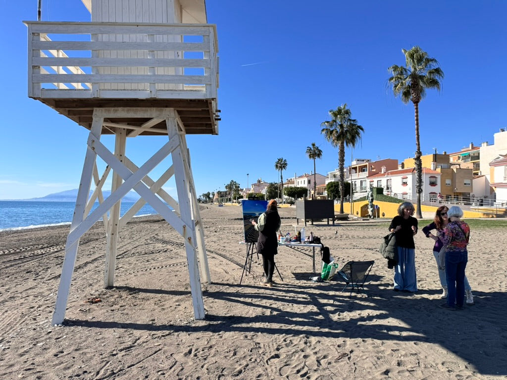 Maryna Riepnova in a pintura rápida contest in Cala del Moral, Málaga.