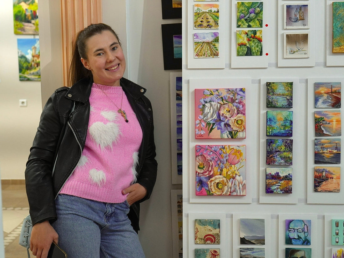 Small floral paintings by Maryna Riepnova for Artes Jomasa exhibition